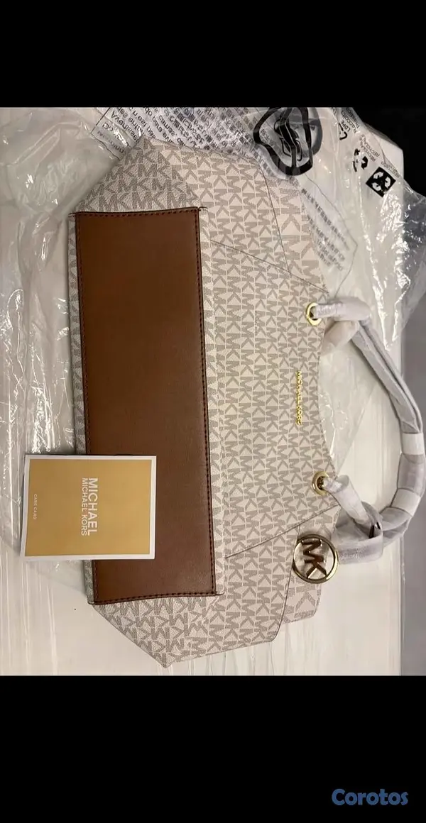 carteras y maletas - Cartera Michael Kors excelente para diario 3