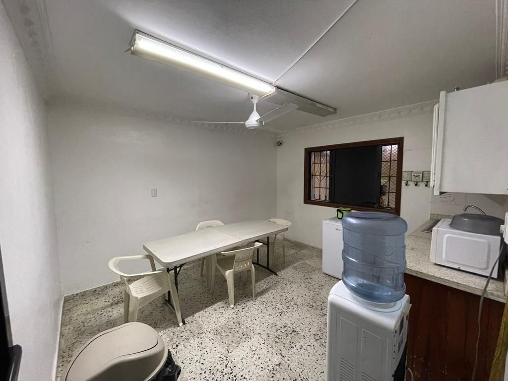 oficinas y locales comerciales - Local con Nave 1,000 mts Ens. Quisqueya  3