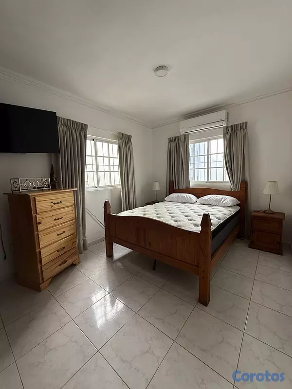 apartamentos - vendo urbanización real piso 7 amueblado tres habitaciones con baño dos parqueos 6
