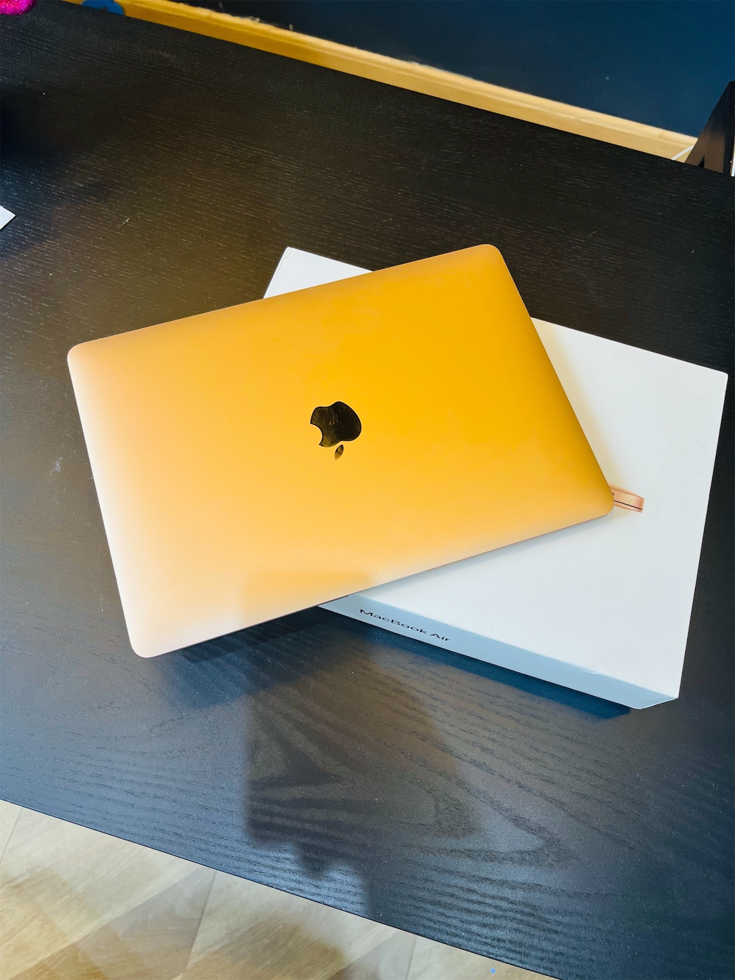 computadoras y laptops - MacBook Air M1 256/8 Gold  4