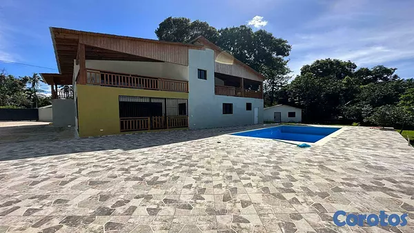 casas vacacionales y villas - Villa en Jarabacoa con Diseño Moderno 1