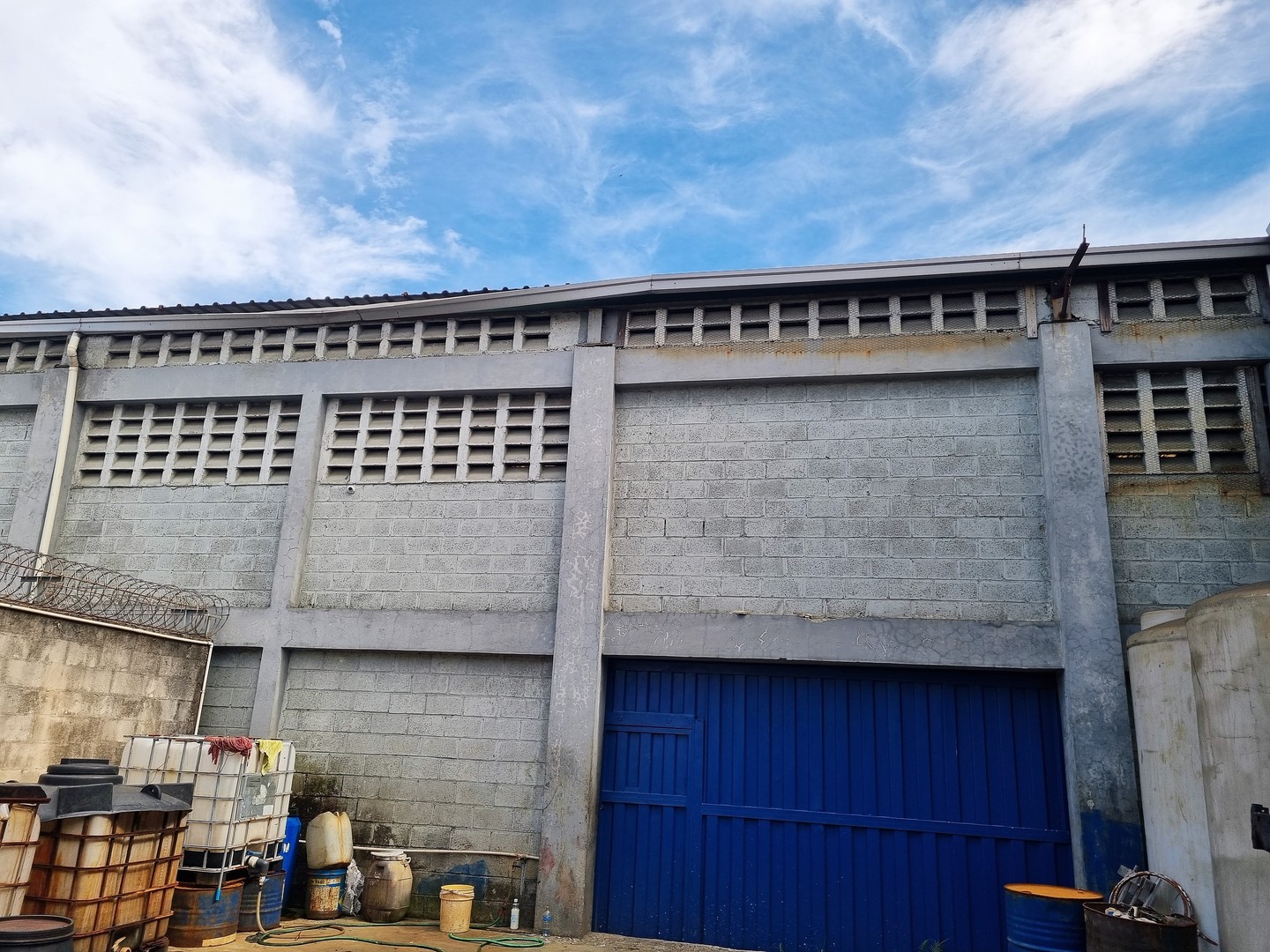 oficinas y locales comerciales - Nave industrial de doble altura en block reforzado en Manoguayabo 7