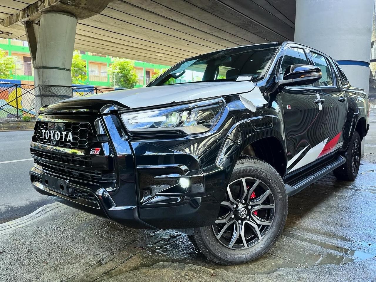 jeepetas y camionetas - Toyota Hilux GR Sport 2024 6
