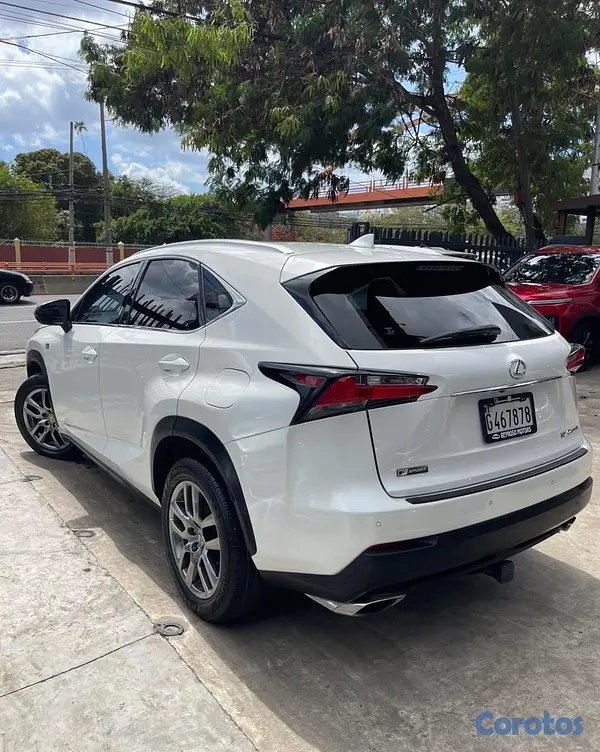 jeepetas y camionetas - LEXUS NX 200 F SPORT 2016 3