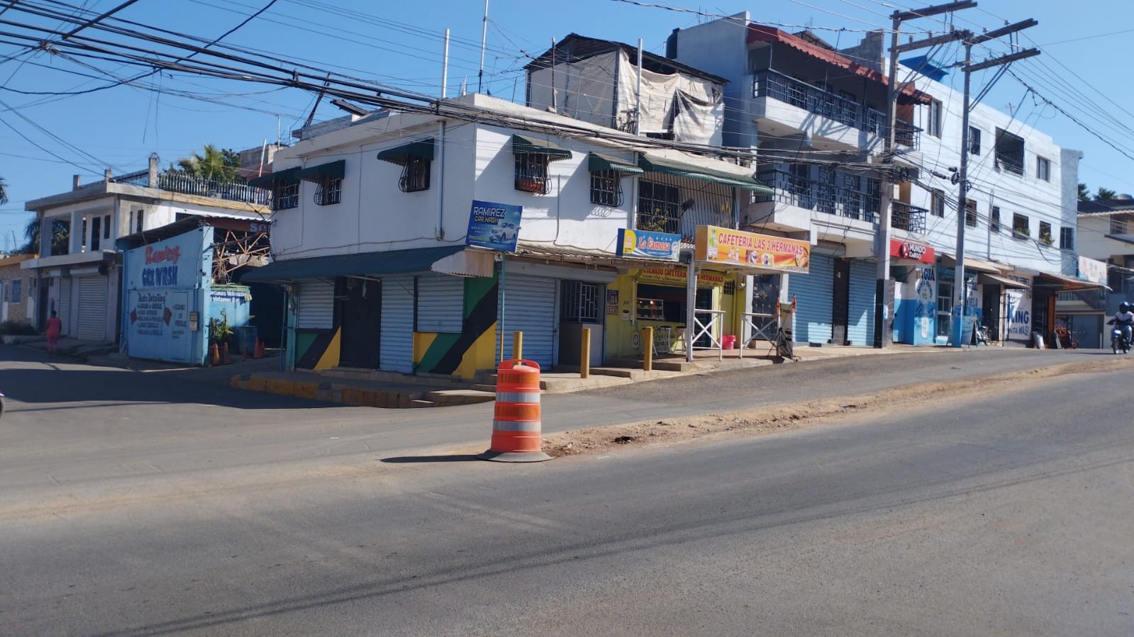 habitaciones y viviendas compartidas - Edificio comercial y residencial 