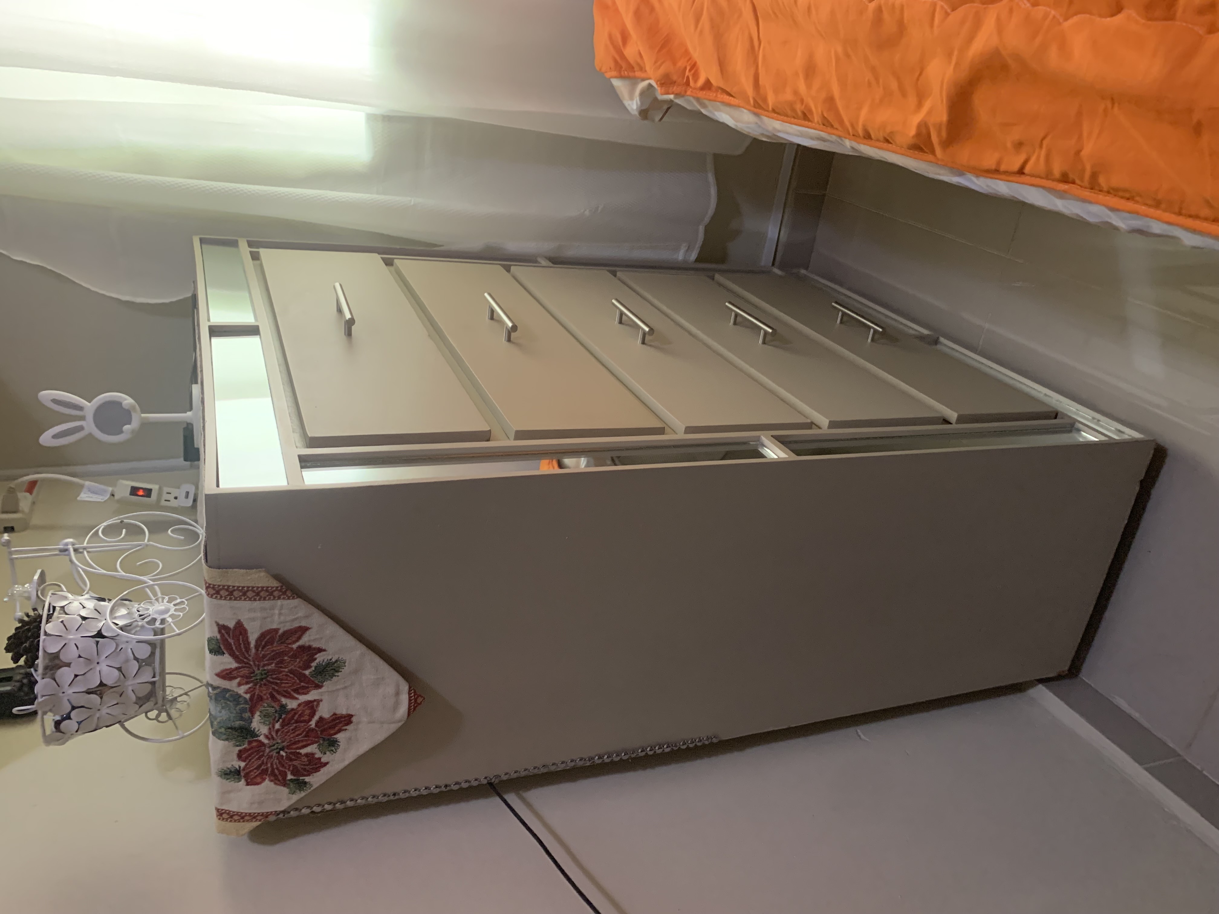 muebles y colchones - cama gabetero y biury de habitación  con su colchón en perfecta condiciones  4