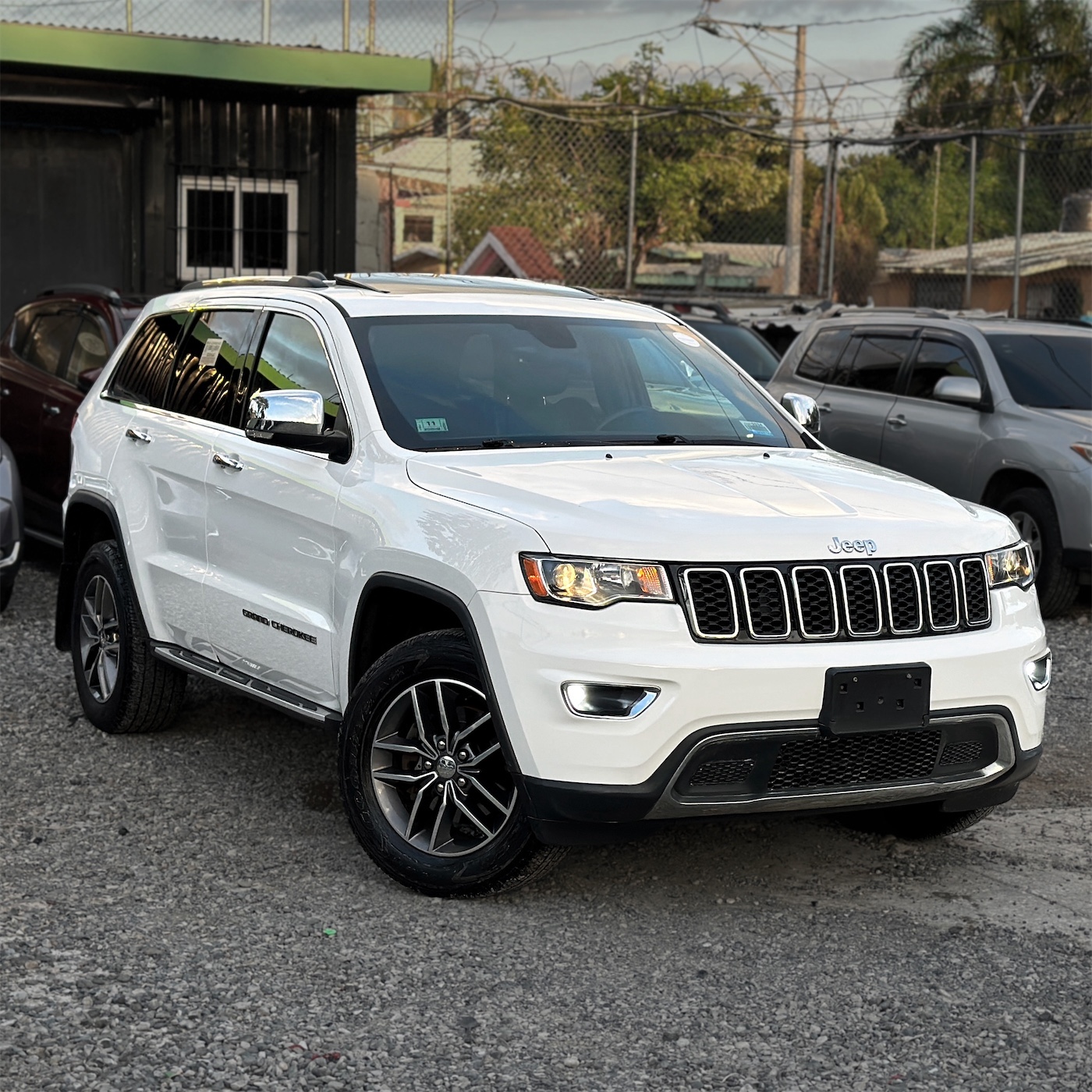 jeepetas y camionetas - GRAND CHEROKEE LIMITED 2018 4x4 CLEAN CARFAX 1