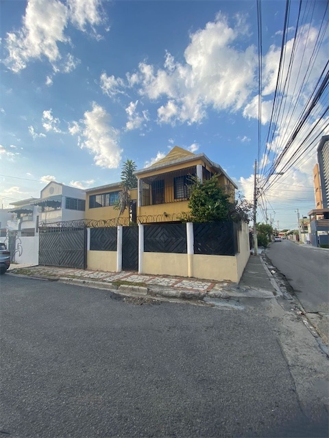 casas - Venta de casa Duplex en vista hermosa Santo Domingo este