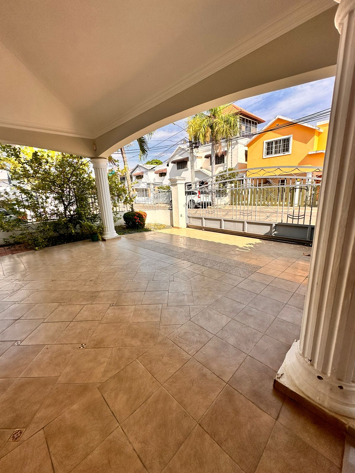 casas - CASA EN VENTA EN JARDINES DEL ESTE, SANTIAGO. 6