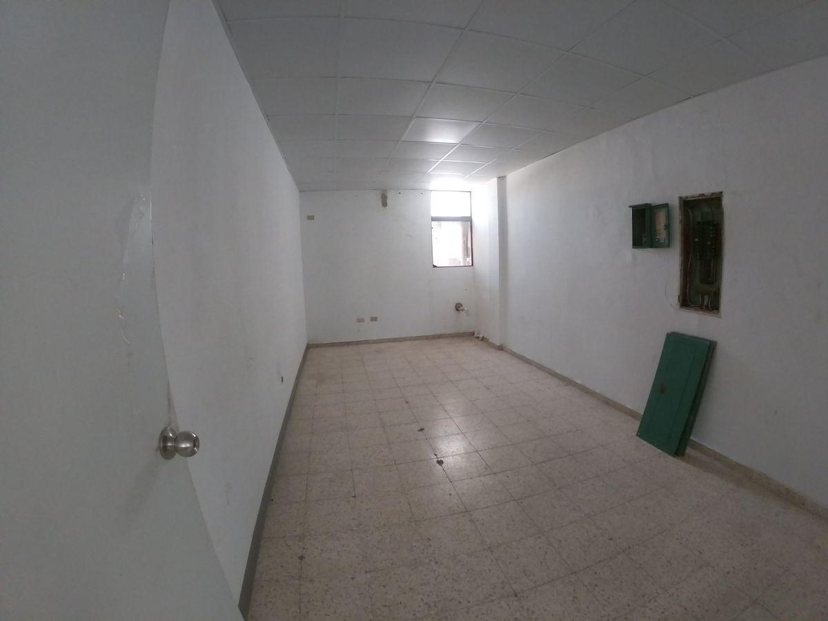 oficinas y locales comerciales - Local comercial 3er piso en Naco en la  27 febrero 3