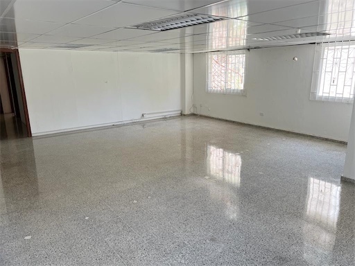 oficinas y locales comerciales - Local céntrico y comercial gazcue 3