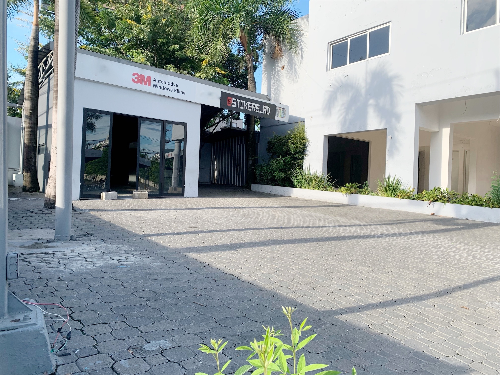 oficinas y locales comerciales - De oportunidad esquinero en arroyo hondo 3