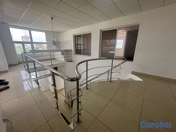 oficinas y locales comerciales - OFICINA MODERNA CON EXCELENTE DISTRIBUCION EN BELLA VISTA 2
