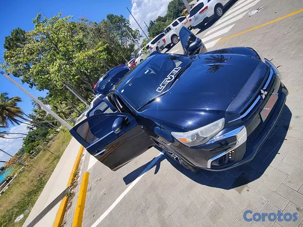 jeepetas y camionetas - Mitsubishi Outlander 11
