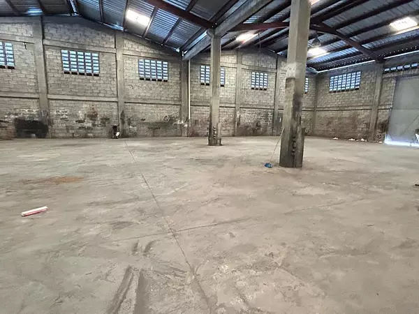 otros inmuebles - Nave Industrial en LAS COLINAS 2