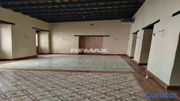 oficinas y locales comerciales - Local Comercial en ZONA COLONIAL 1