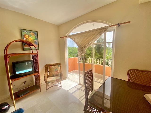 apartamentos - Venta de apartamento de 1 habitación en 3ra línea de playa Juan Dolio 4