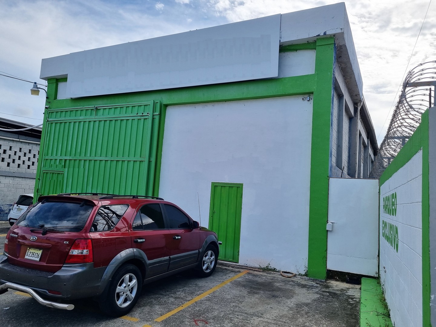 oficinas y locales comerciales - Nave industrial de doble altura en block reforzado en Manoguayabo 9