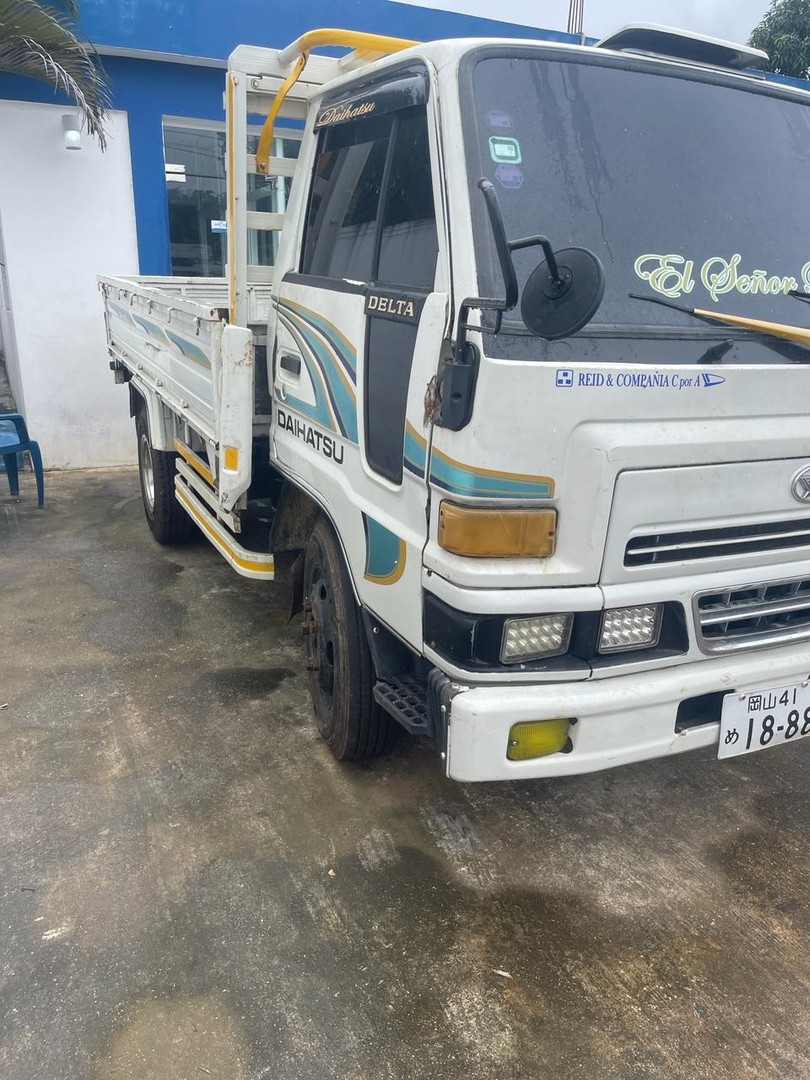 camiones y vehiculos pesados - Se vende Daihatsu 1