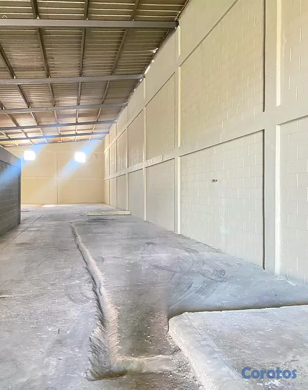 oficinas y locales comerciales - se alquila nave  2