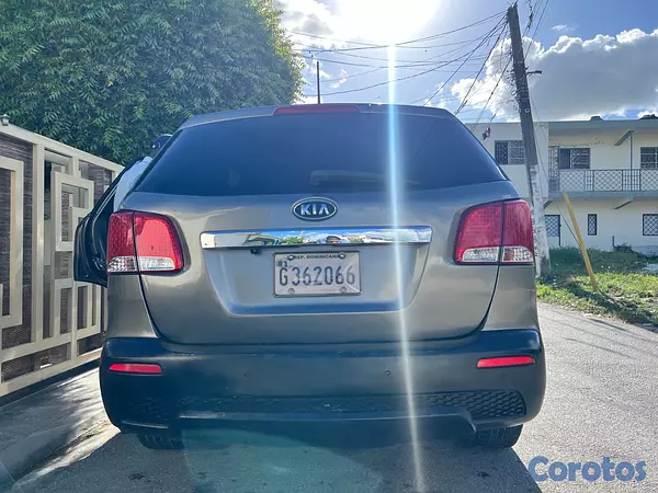 jeepetas y camionetas - Kia sorento 2011 4
