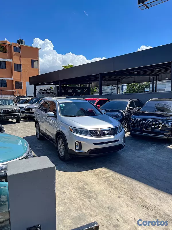 jeepetas y camionetas - Kia Sorento LX 2014
 3