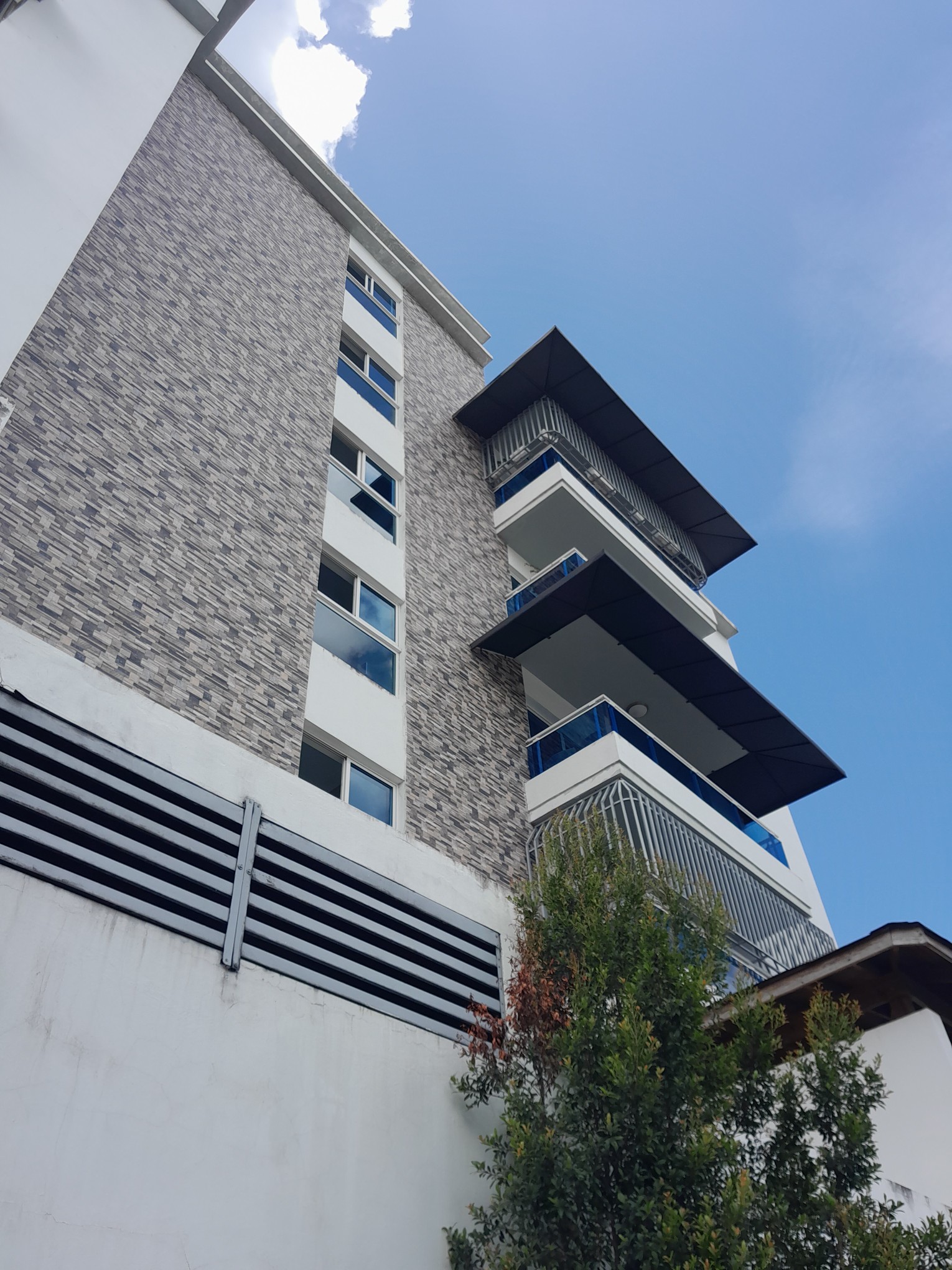 apartamentos - Rento Apartamento En Evaristo Semi Amueblado Sin I