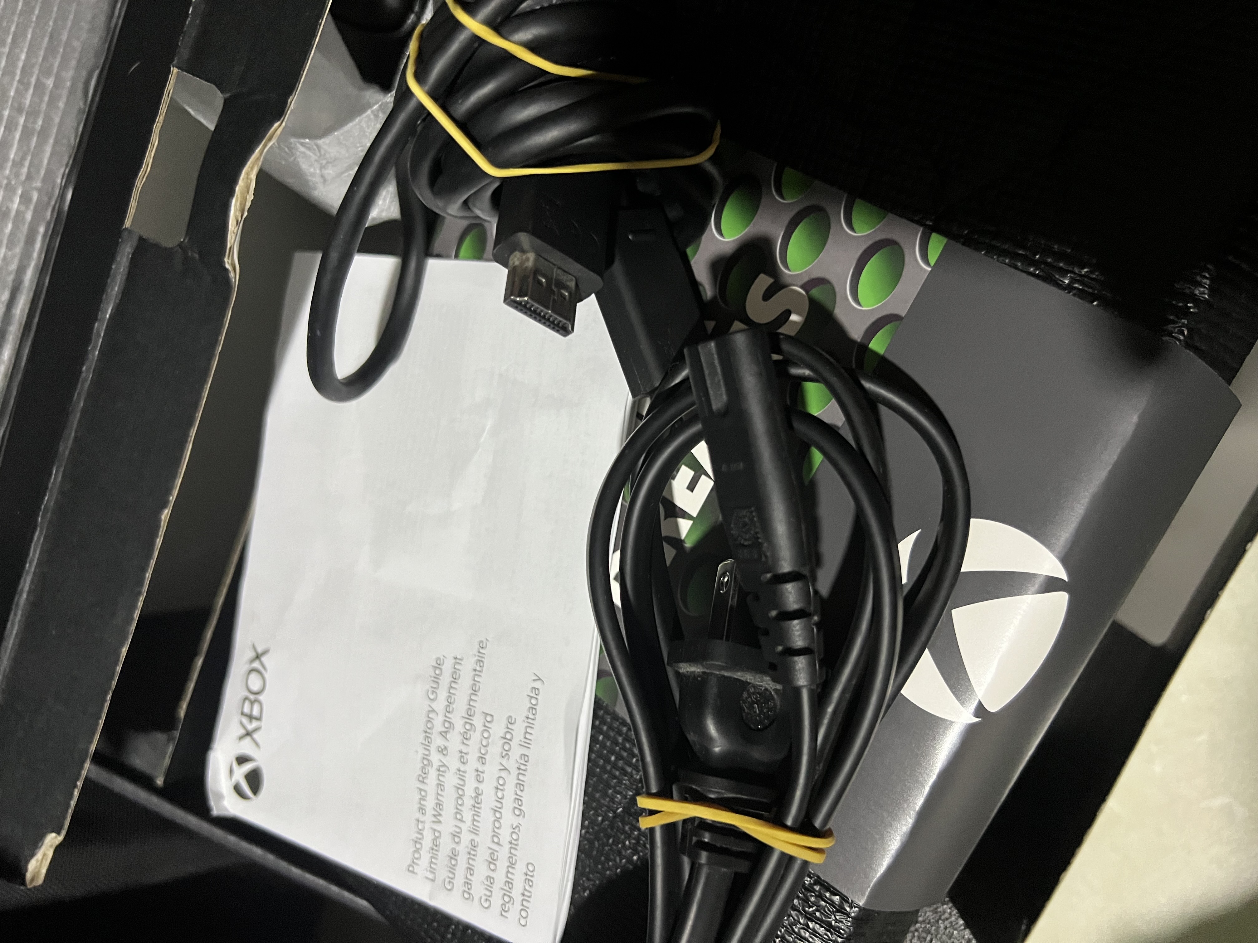 consolas y videojuegos - XBOX SERIES X COMO NUEVA CON TODOS SUS CABLES Y AUDÍFONO HYPERX 8