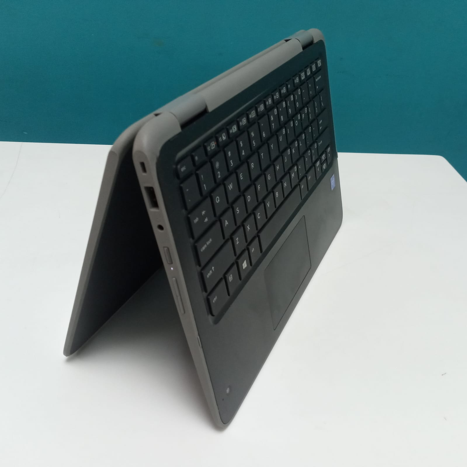 computadoras y laptops - Laptop, HP ProBook x360 11 G3 (touch) / 7th Gen, I 6