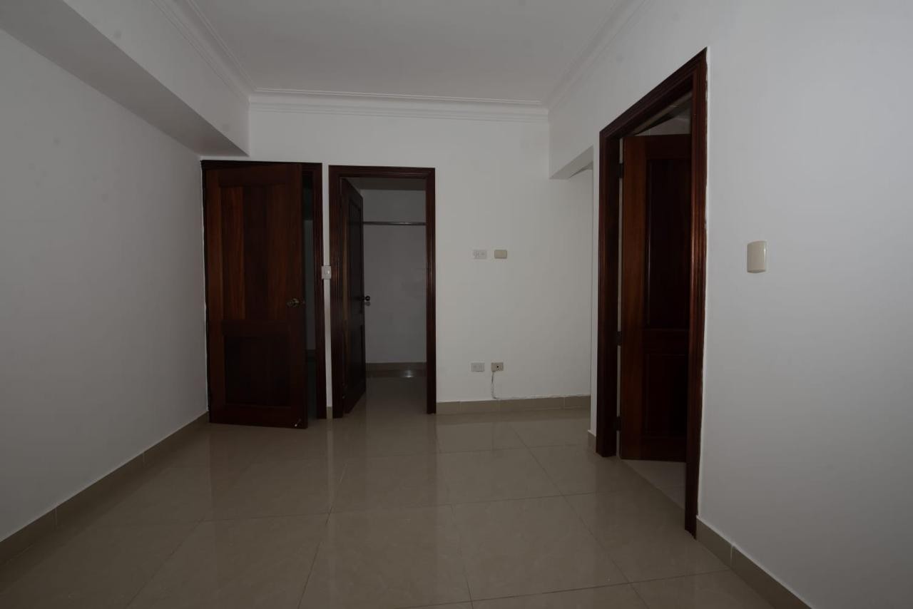 apartamentos - Alquiler Apartamento Sin Amueblar de 3 Habitaciones, Bella Vista, Santo Domingo 4