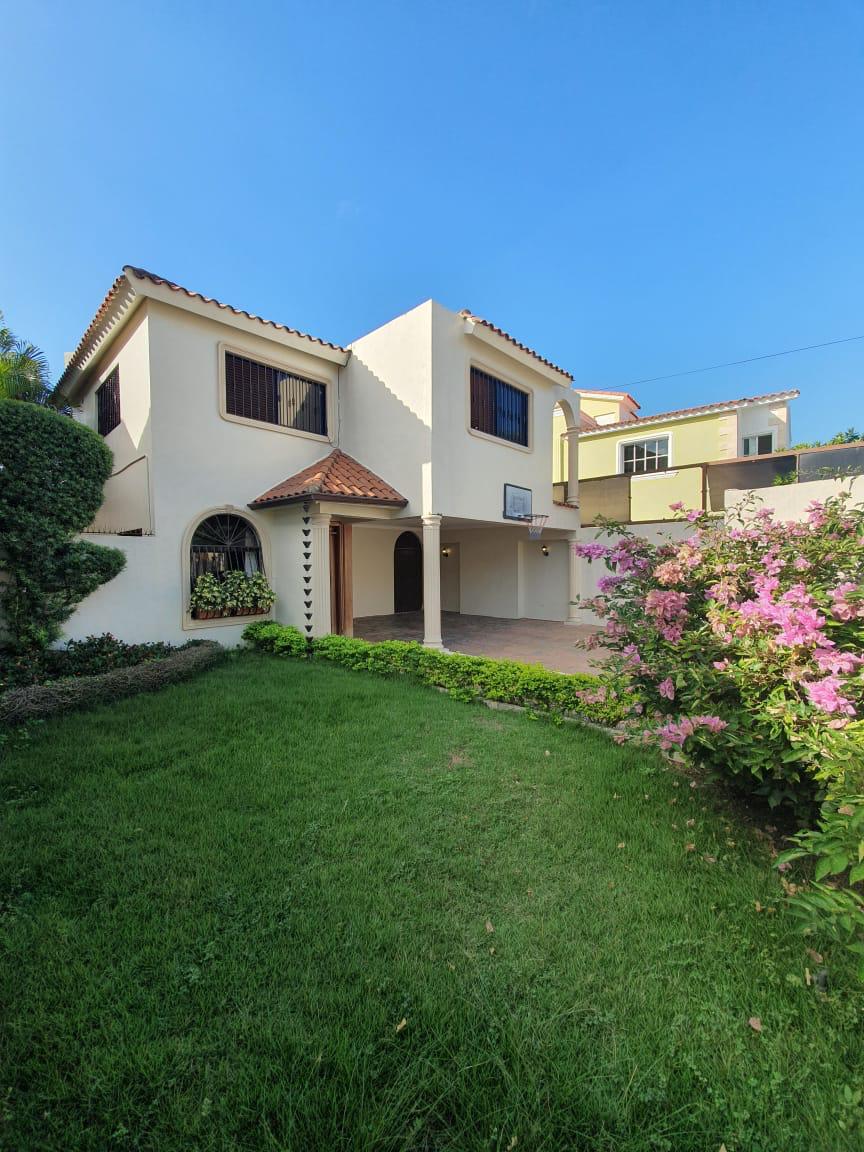 casas - Vendo Casa En Altos de Arroyo Hondo III de Oportun