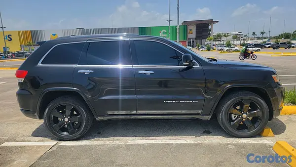 jeepetas y camionetas - Jeep Grand Cherokee Overland 2014 4x4  3