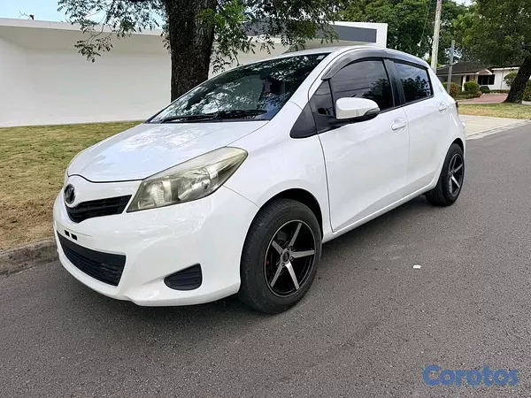 carros - Toyota vitz 2012 10