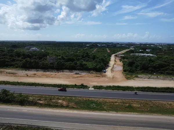 solares y terrenos - Solar de 21,000 metros Avenida Ecológica  2