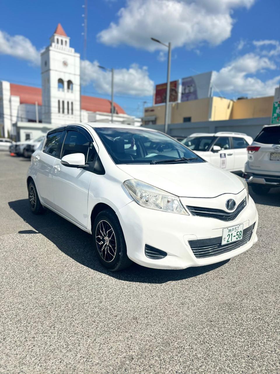 carros - Toyota vitz 2012