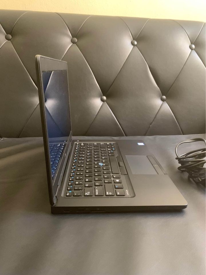 computadoras y laptops - Laptop Dell Latitude 5480 2.6 GHz i5-7300u 8GB 256GB SSD Webcam Wi-Fi 14" 1