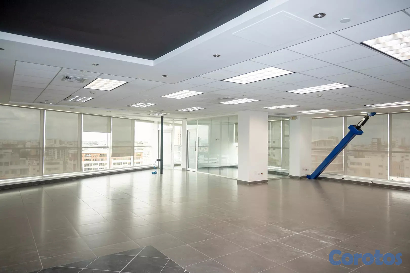 oficinas y locales comerciales - Local en Novocentro en Naco Piso 