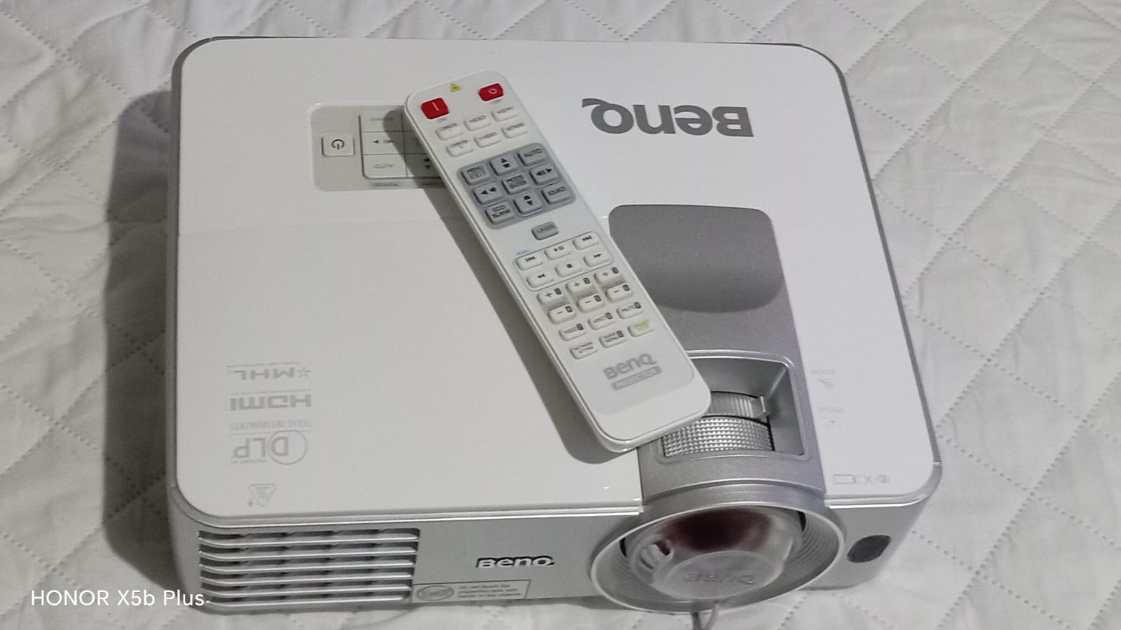 otros electronicos - vendo proyector Benq 2
