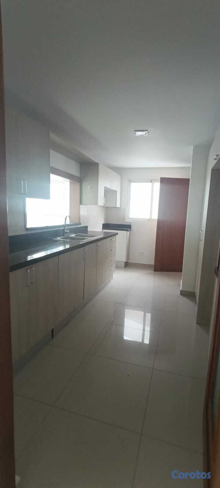 apartamentos - Renacimiento Amplio Apartamento en Torre Moderna 5