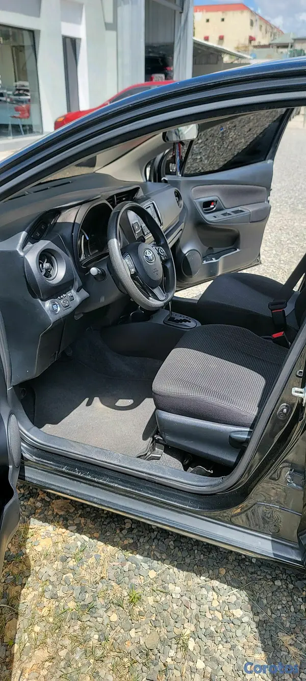 carros - TOYOTA VITZ  2019 6
