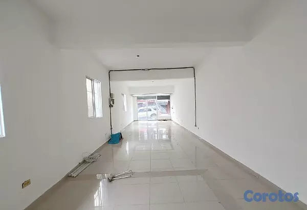 oficinas y locales comerciales - hermoso local comercial en renta  4