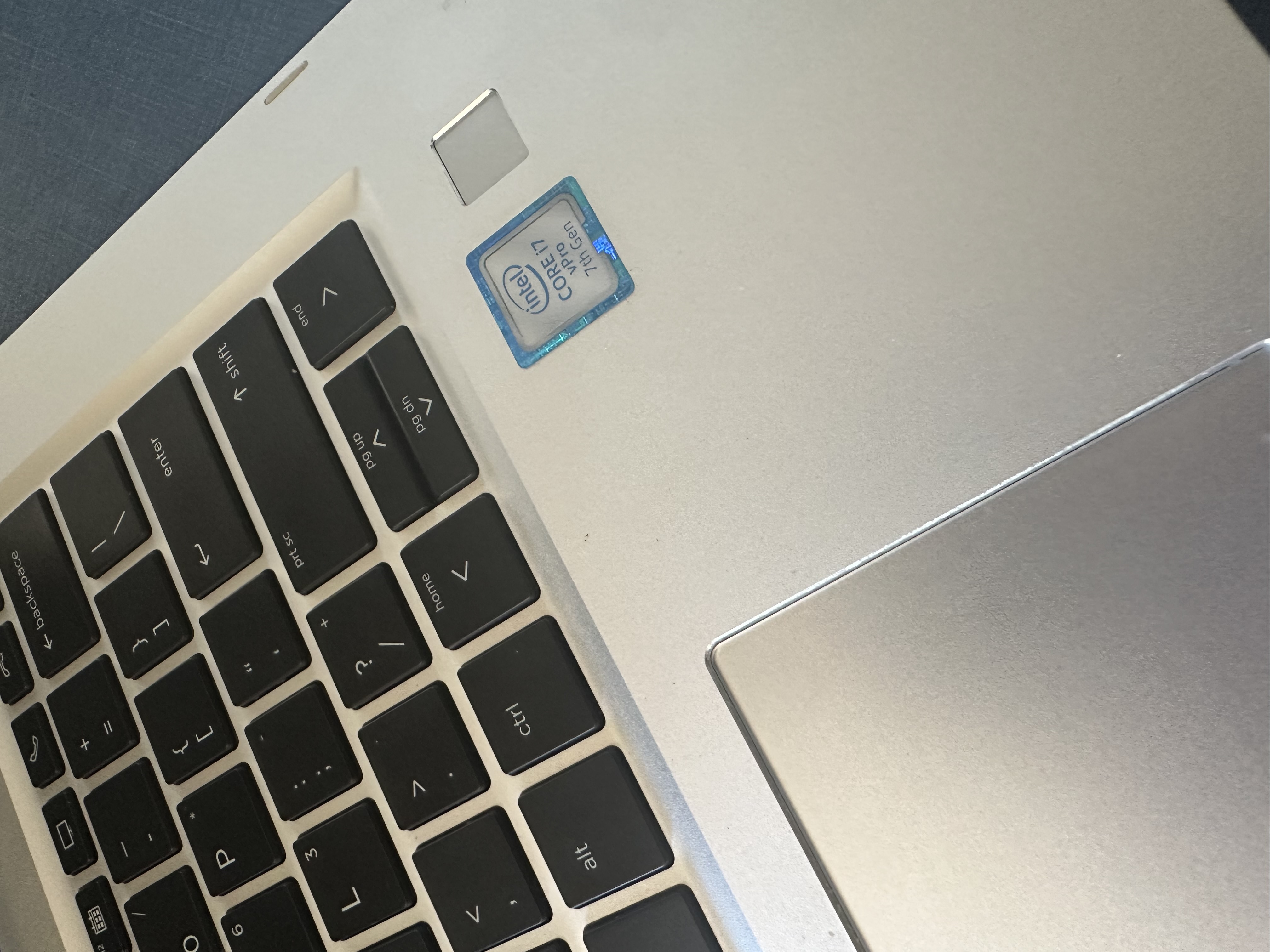 computadoras y laptops - HP Elitebook i7 7th Gen 5
