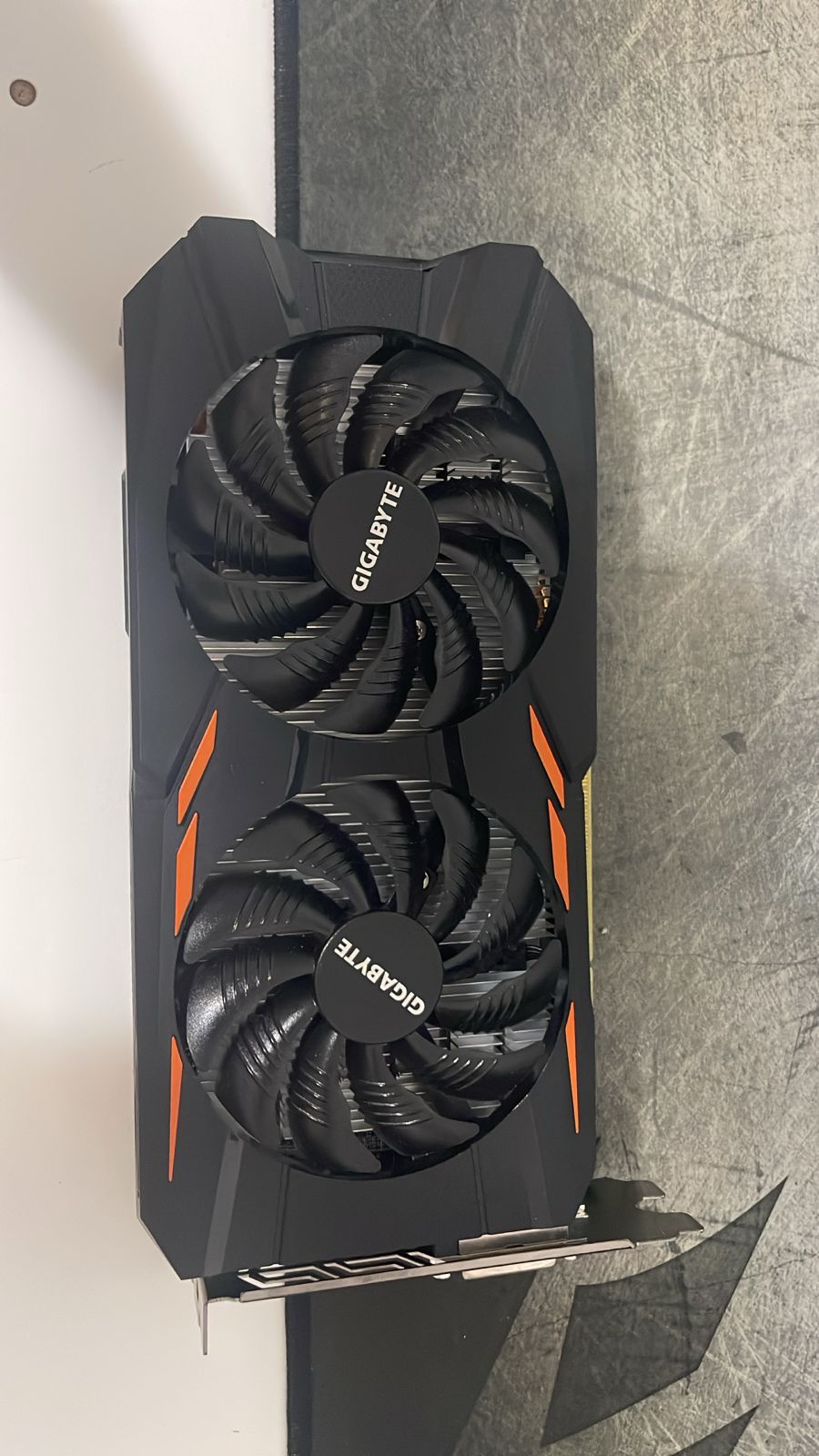 accesorios para electronica - GIGABYTE NVIDIA GTX 1050 Ti  0