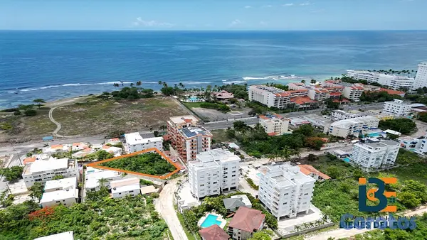 solares y terrenos - VENDE Excelente Solar con 1,024 metros en el CENTR 2
