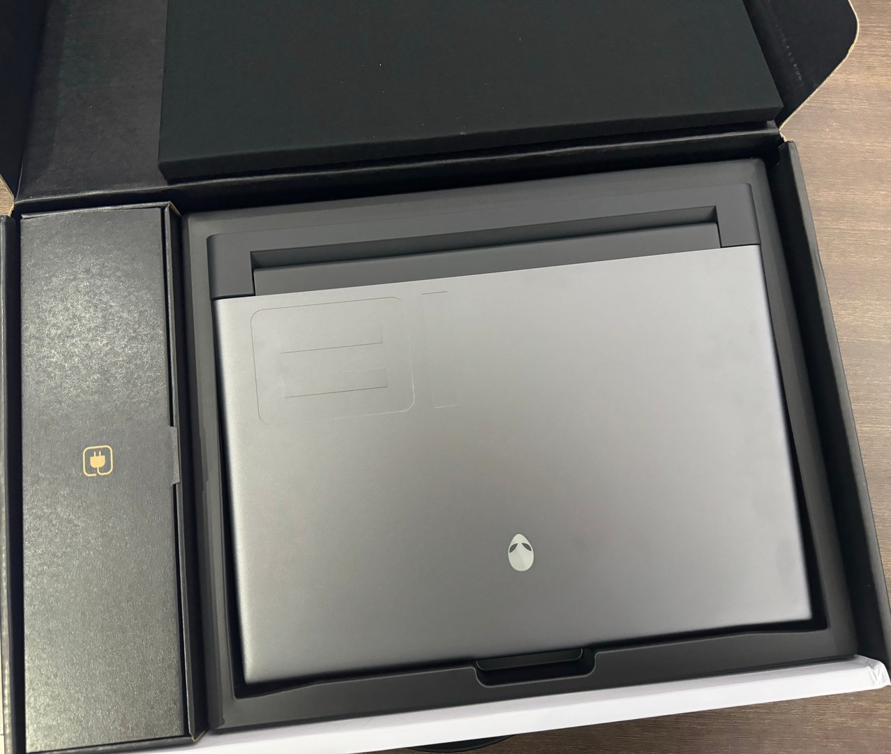 computadoras y laptops - PC Laptop DELL ALIENWARE M18 R1I7/16GB RAM/ 1TB 18 -INCH 13TH GEN RD$ 103,500 NE