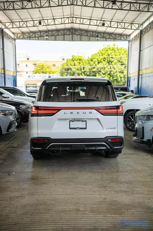 jeepetas y camionetas - Lexus LX600 F-Sport 2024 Recien Importada Clean 5