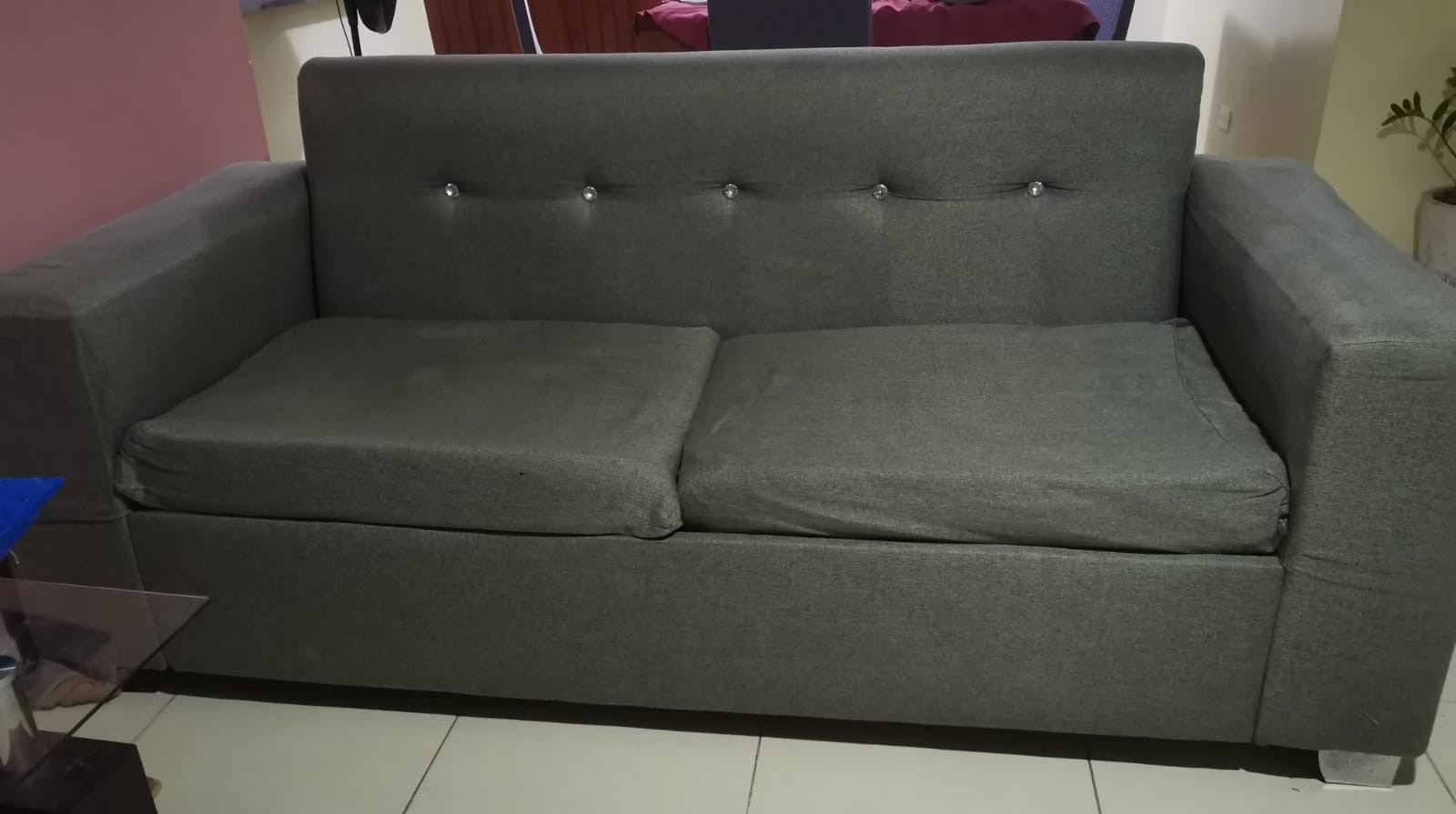 muebles y colchones - juego de muebles  dos sofas de tres y de dos asientos con su mesa  Rd$ 13500