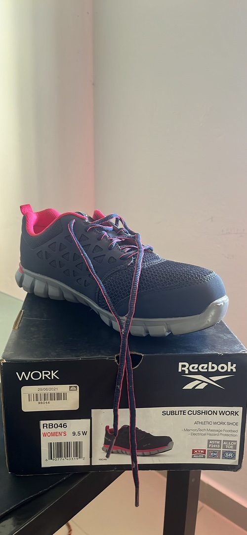zapatos para mujer - Tenis de seguridad Reebok, size 9.5w 1