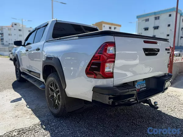 jeepetas y camionetas - Toyota Hilux SRV 2018 7