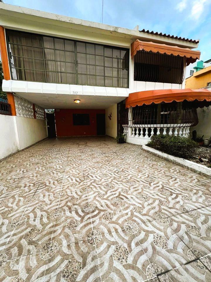 casas - Vendo casa para vivir o para inversión en Alma Rosa I